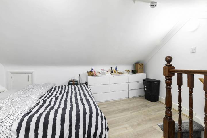 Recently Refurbished Apartment High Road, Willesden Green (£150 towards your moving cost)
